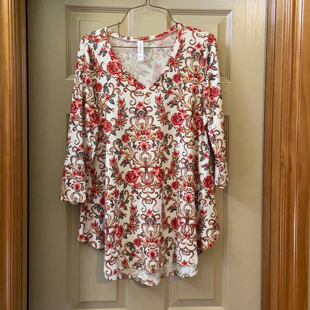 3/4 sleeve Honeyme Patterned blouse